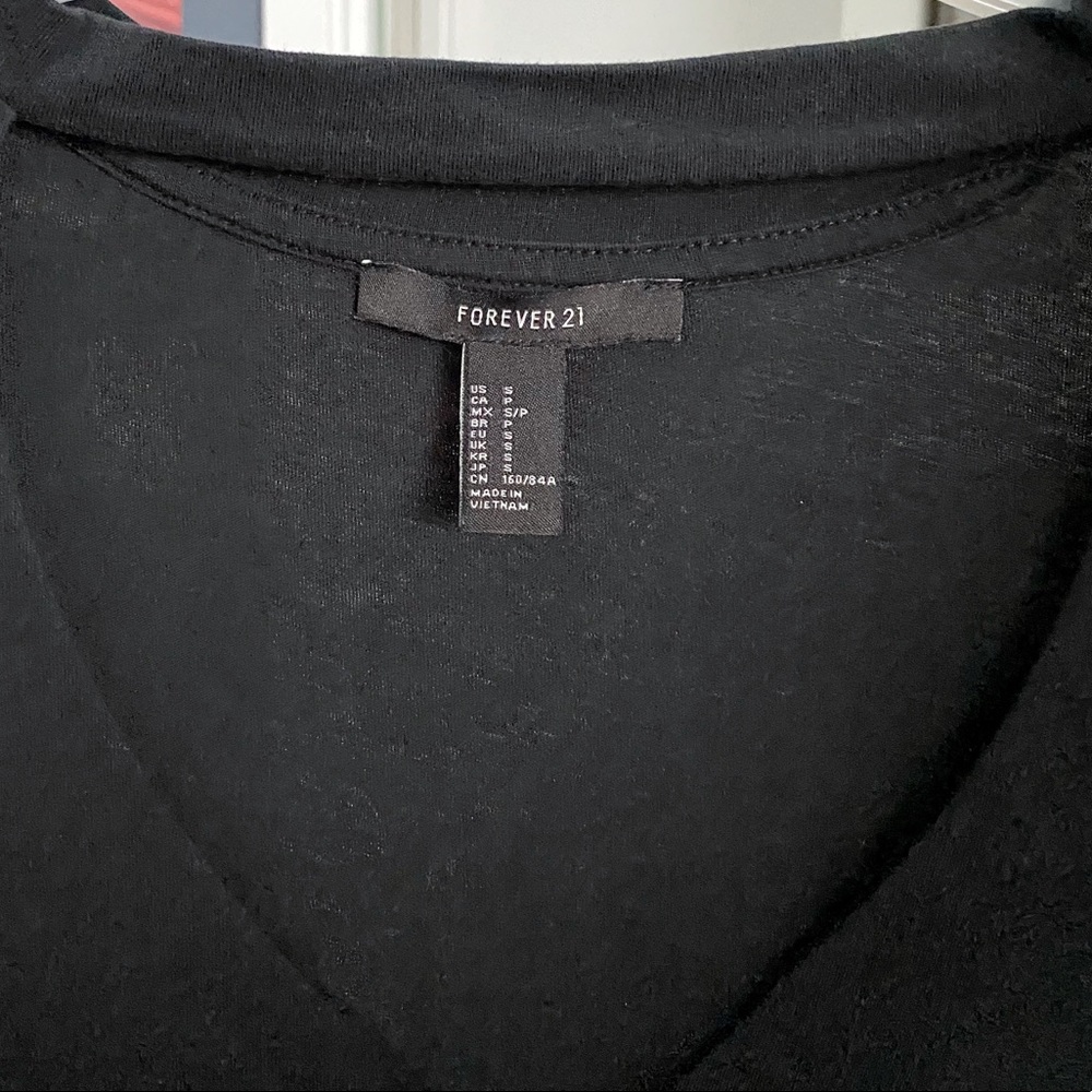 F21 v-neck cotton lace-up tee, black - Picture 7 of 7